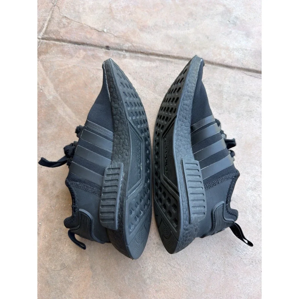 adidas NMD R1 Triple Black Men's Running Shoes Size 8 Black ART F99015